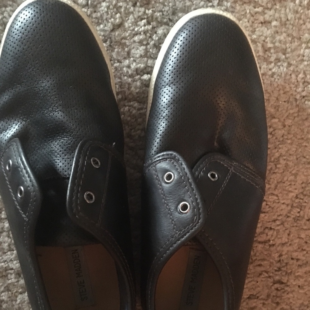 Men’s nearly new Steve Madden black leather shoes